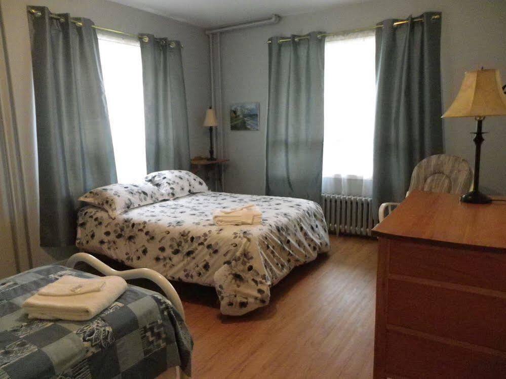 Auberge Du Presbytere De Riviere-Eternite Riviere Eternite Ngoại thất bức ảnh